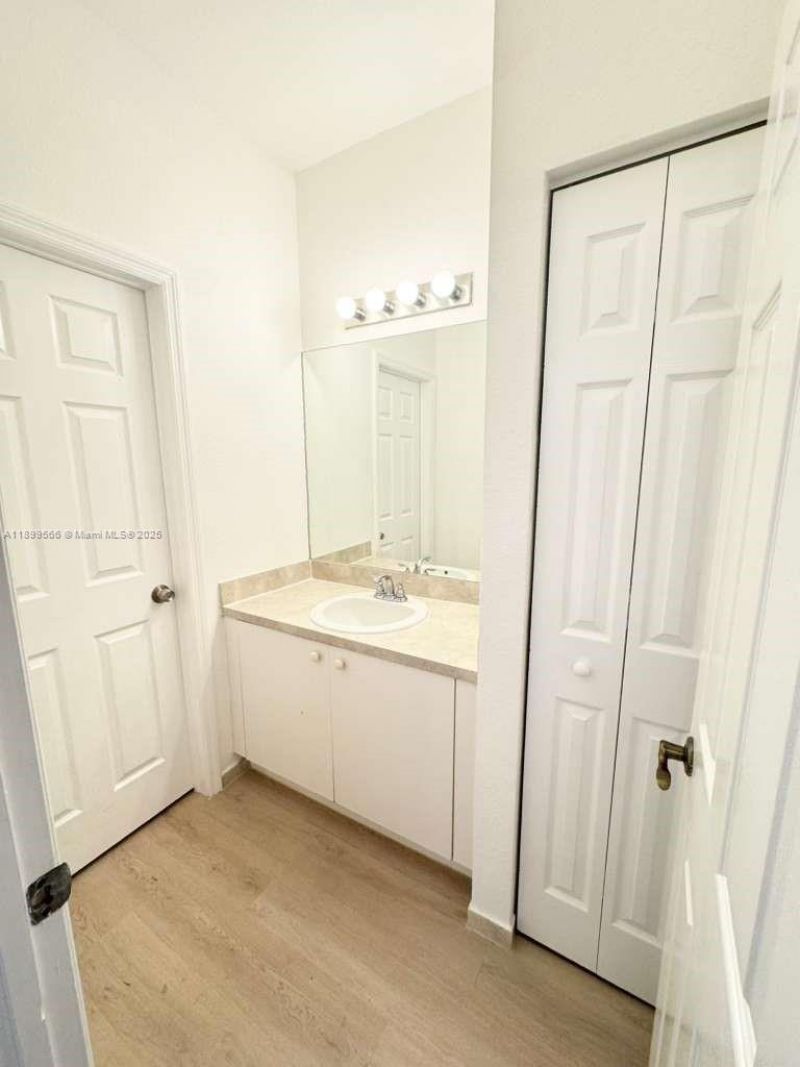 2962 NW 35th Ave, Unit 2962, Lauderdale Lakes, FL 33311 Photo