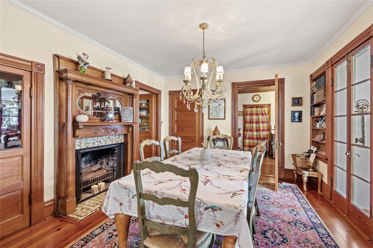 442 E 3rd Avenue, Mount Dora, FL 32757 Photo