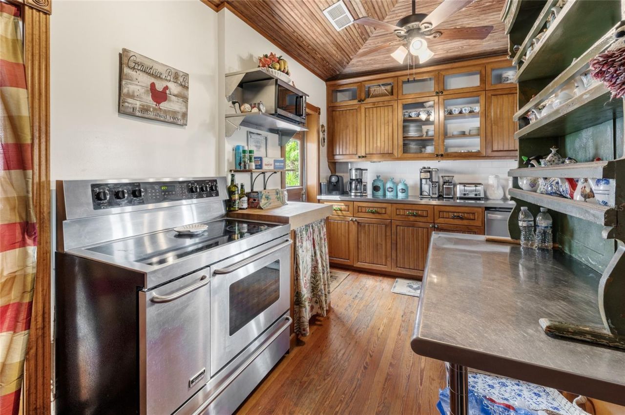 442 E 3rd Avenue, Mount Dora, FL 32757 Photo