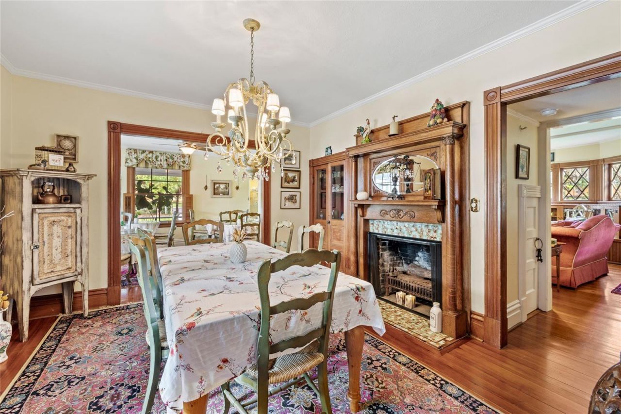 442 E 3rd Avenue, Mount Dora, FL 32757 Photo