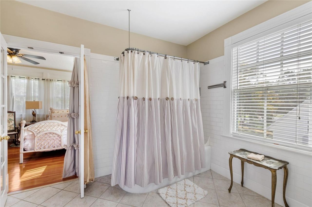 442 E 3rd Avenue, Mount Dora, FL 32757 Photo