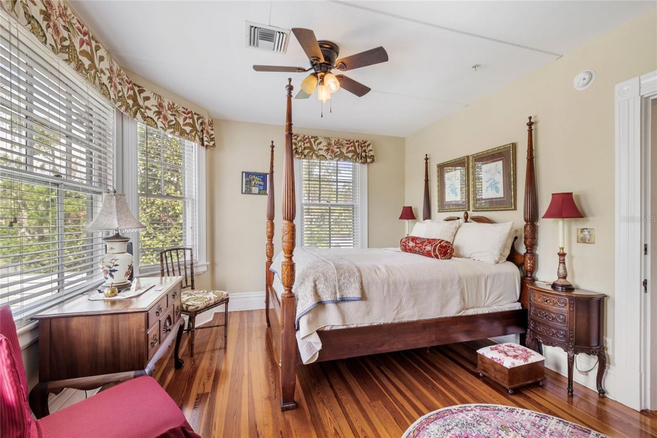 442 E 3rd Avenue, Mount Dora, FL 32757 Photo