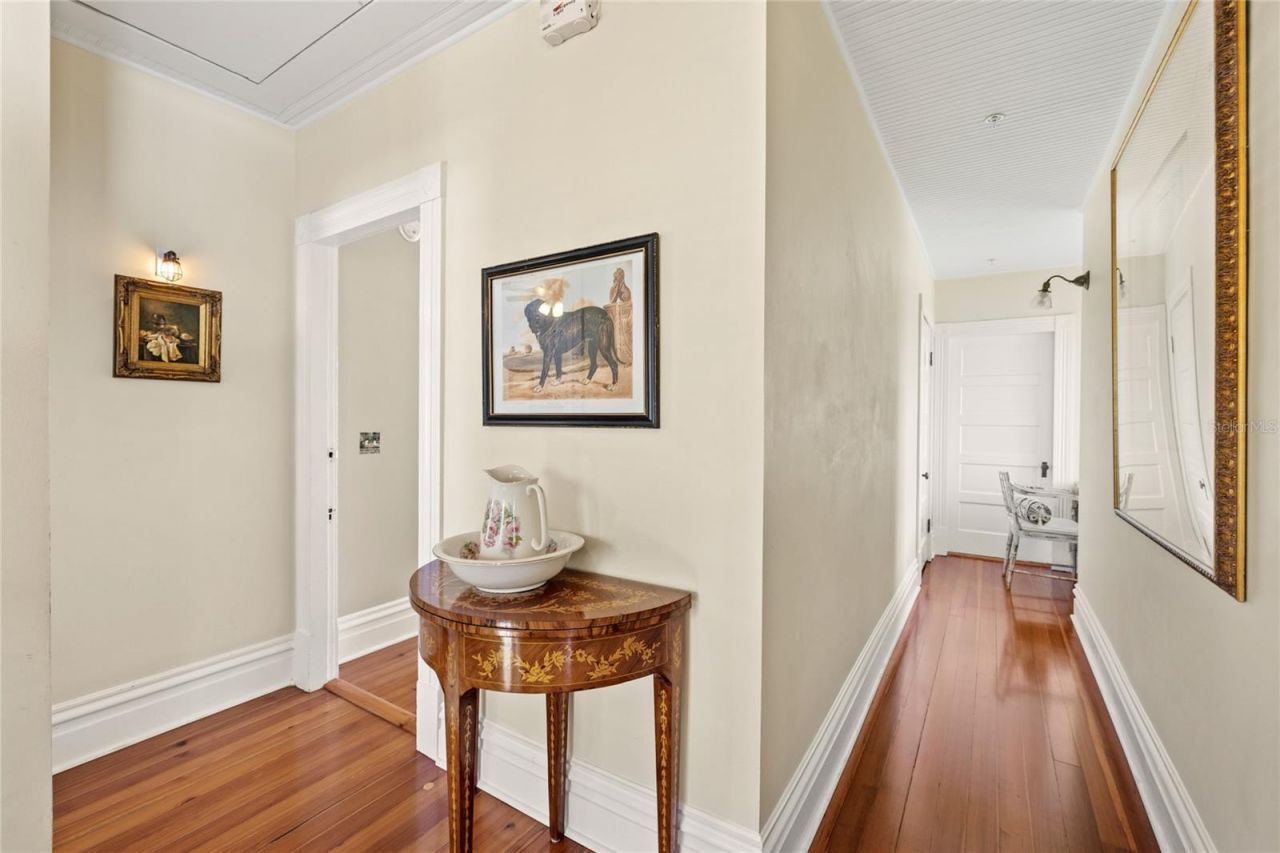 442 E 3rd Avenue, Mount Dora, FL 32757 Photo