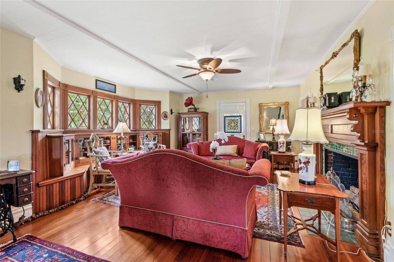 442 E 3rd Avenue, Mount Dora, FL 32757 Photo