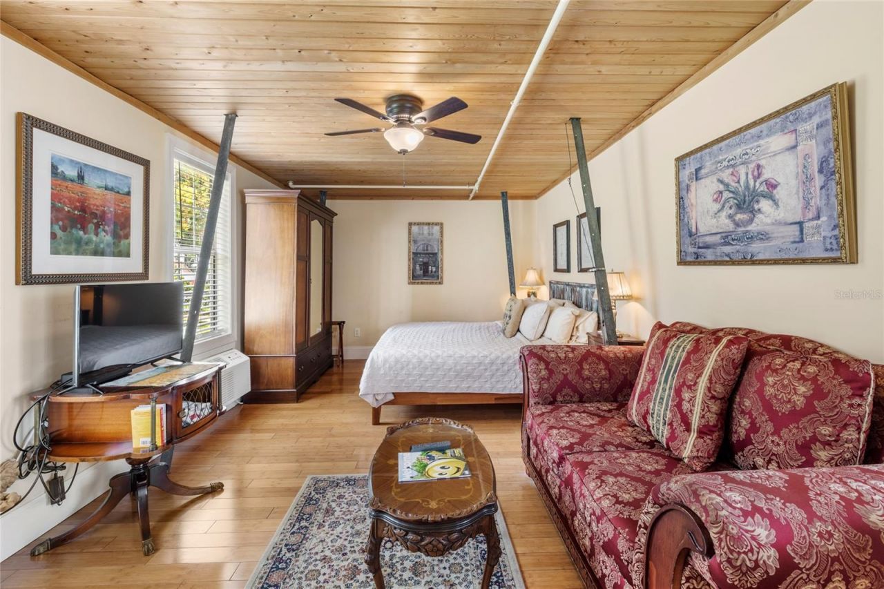 442 E 3rd Avenue, Mount Dora, FL 32757 Photo