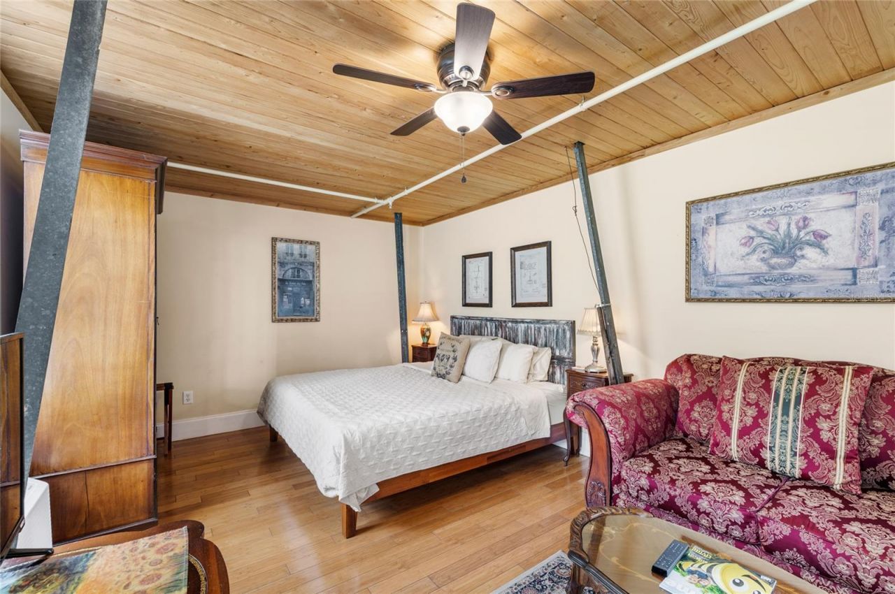 442 E 3rd Avenue, Mount Dora, FL 32757 Photo