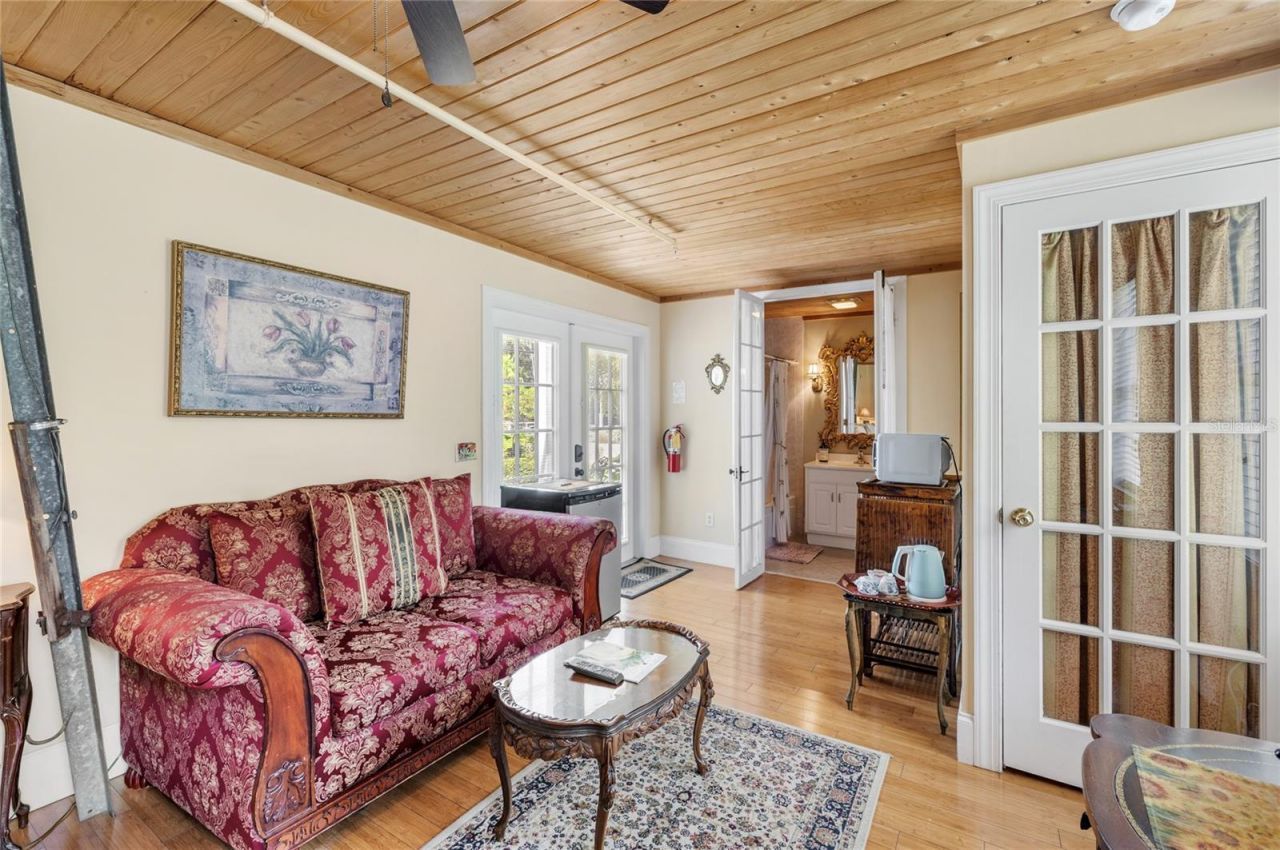 442 E 3rd Avenue, Mount Dora, FL 32757 Photo