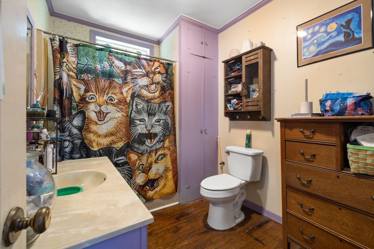 894 W 7th Street Photo 15