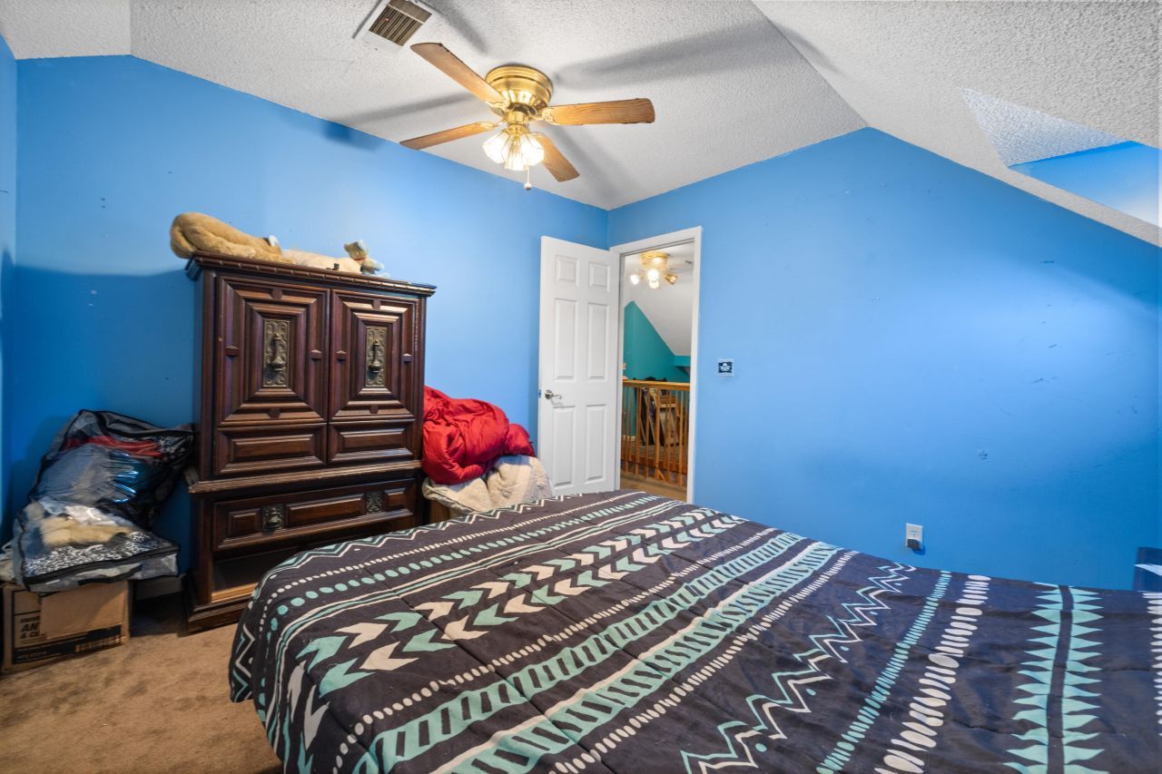 894 W 7th Street Photo 19