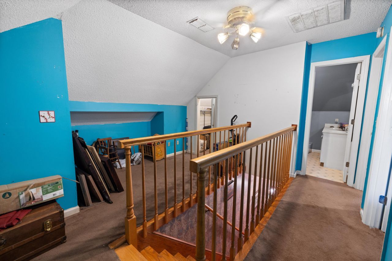 894 W 7th Street Photo 22