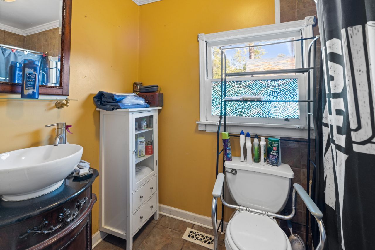 894 W 7th Street Photo 26