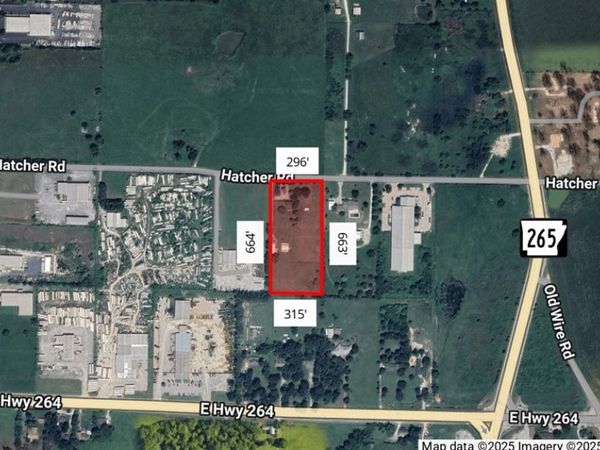 1035 Hatcher Road, Springdale, AR 72764