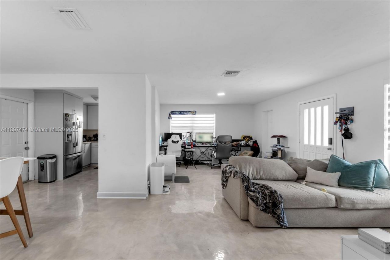 8811 SW 128th St, Miami, FL 33176 Photo