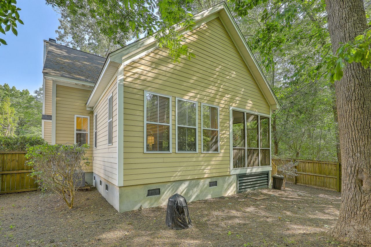 1866 Dogwood Road Photo 32