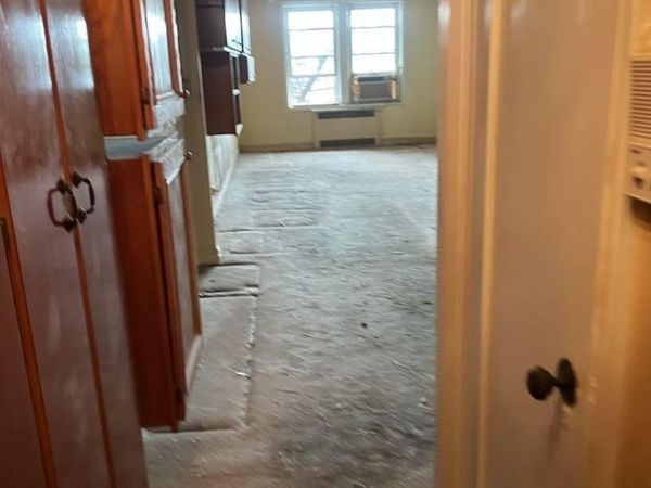 15 Gaynor Avenue, Unit 2H, Manhasset, NY 11030