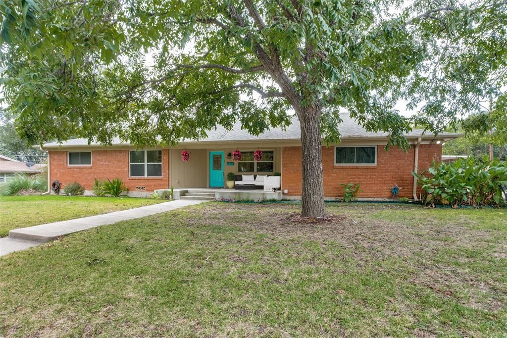4200 Elmwood Drive, Benbrook, TX 76116 Main Photo