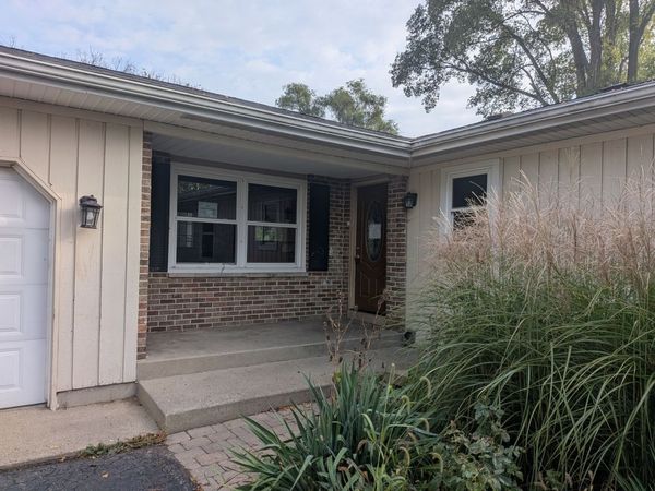 1718 W Lincoln Road, McHenry, IL 60051