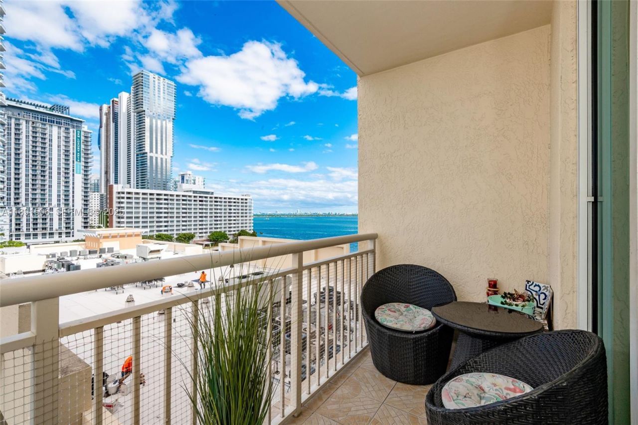 2000 N Bayshore Dr, Unit 907, Miami, FL 33137 Photo