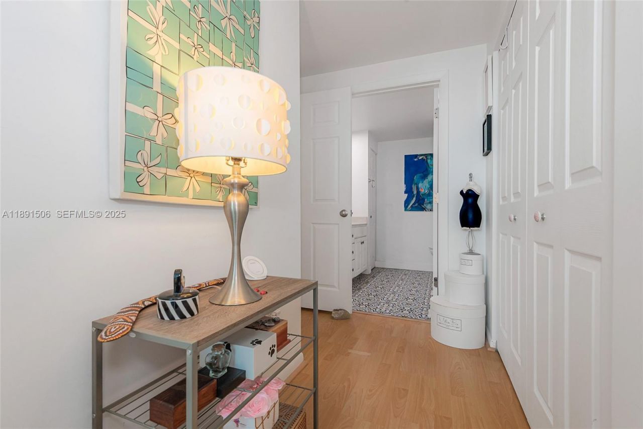 2000 N Bayshore Dr, Unit 907, Miami, FL 33137 Photo