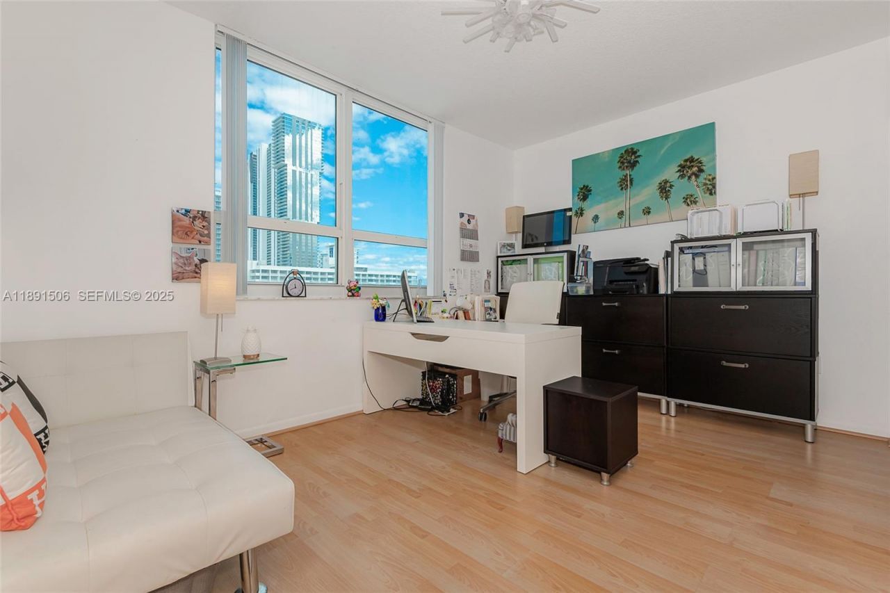 2000 N Bayshore Dr, Unit 907, Miami, FL 33137 Photo