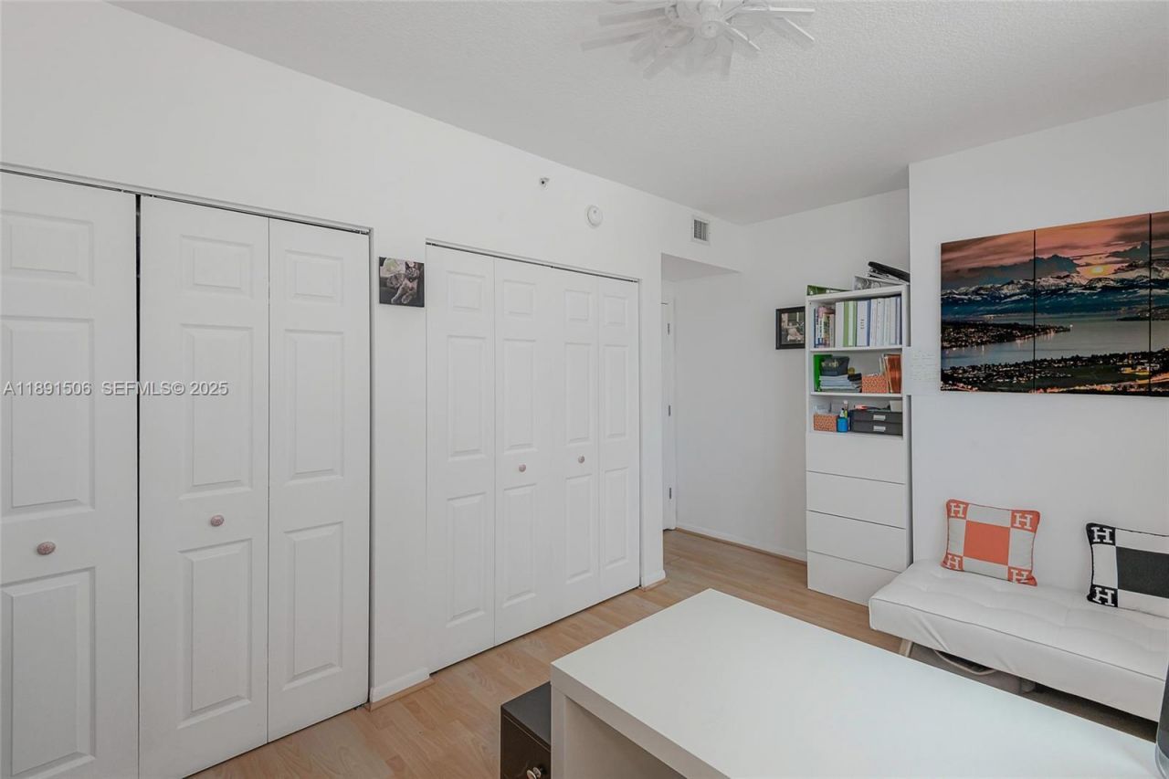 2000 N Bayshore Dr, Unit 907, Miami, FL 33137 Photo