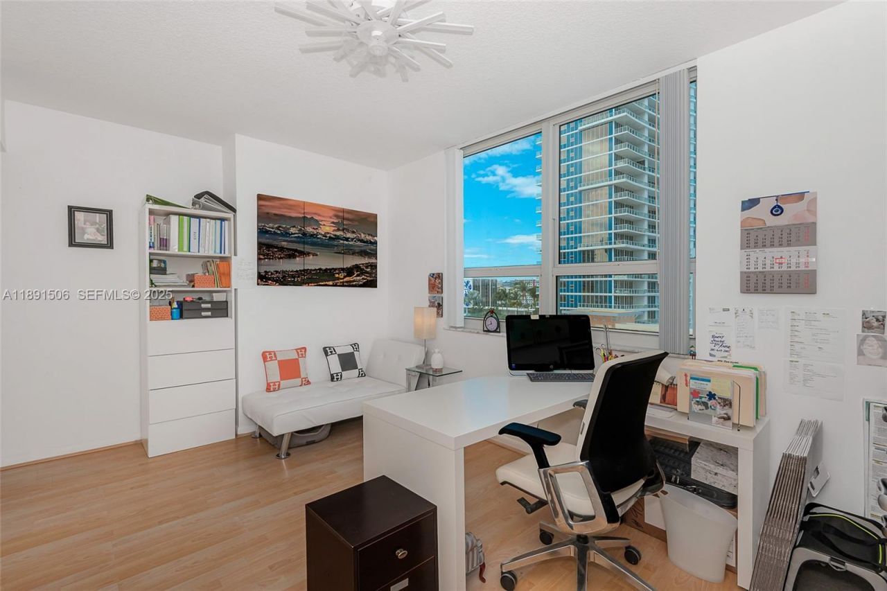 2000 N Bayshore Dr, Unit 907, Miami, FL 33137 Photo