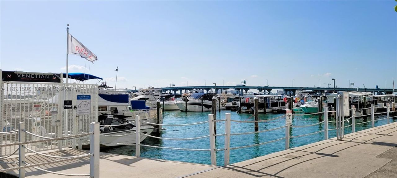 2000 N Bayshore Dr, Unit 907, Miami, FL 33137 Photo