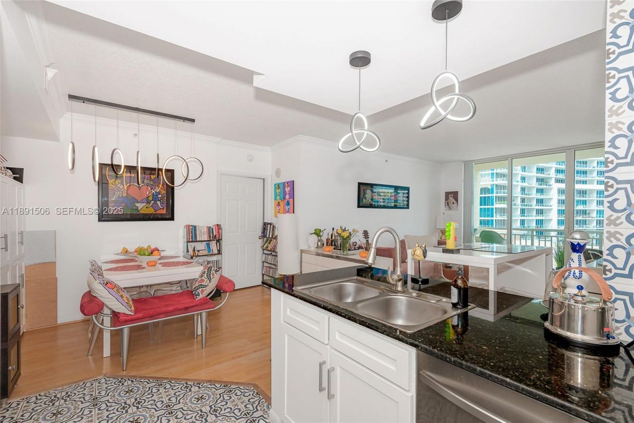 2000 N Bayshore Dr, Unit 907, Miami, FL 33137 Photo