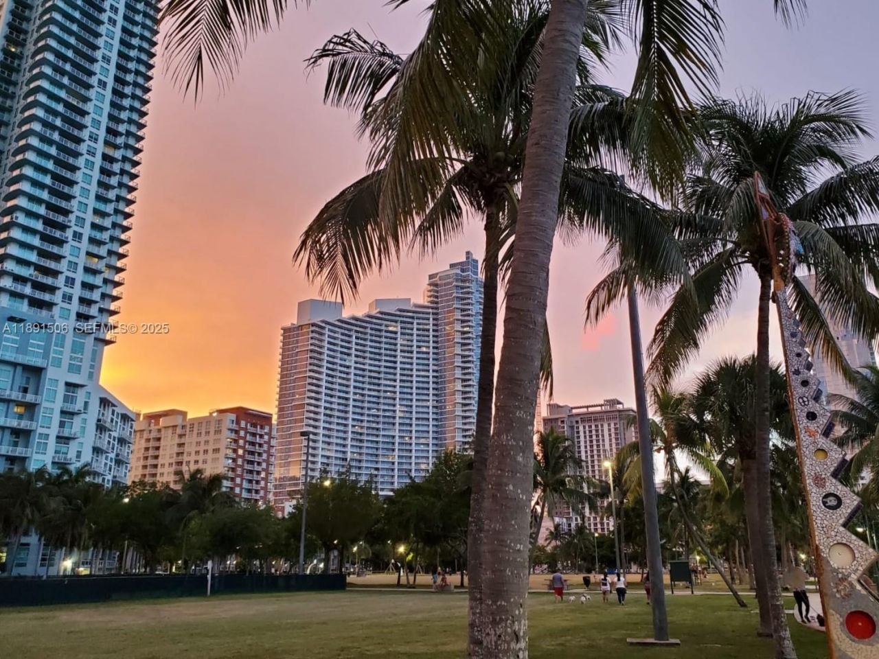 2000 N Bayshore Dr, Unit 907, Miami, FL 33137 Photo