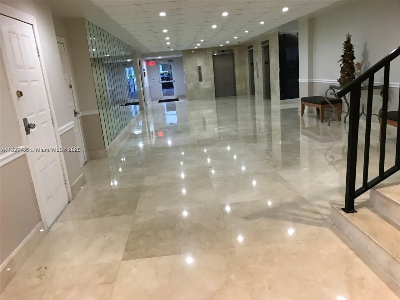 5005 Collins Ave, Unit 1523, Miami Beach, FL 33140 Photo