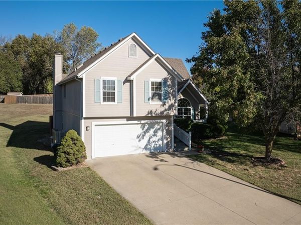 1303 Kimberly Drive, Warrensburg, MO 64093