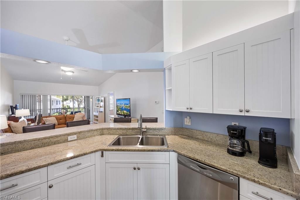 7050 Barrington Cir, Unit 202, Naples, FL 34108 Photo