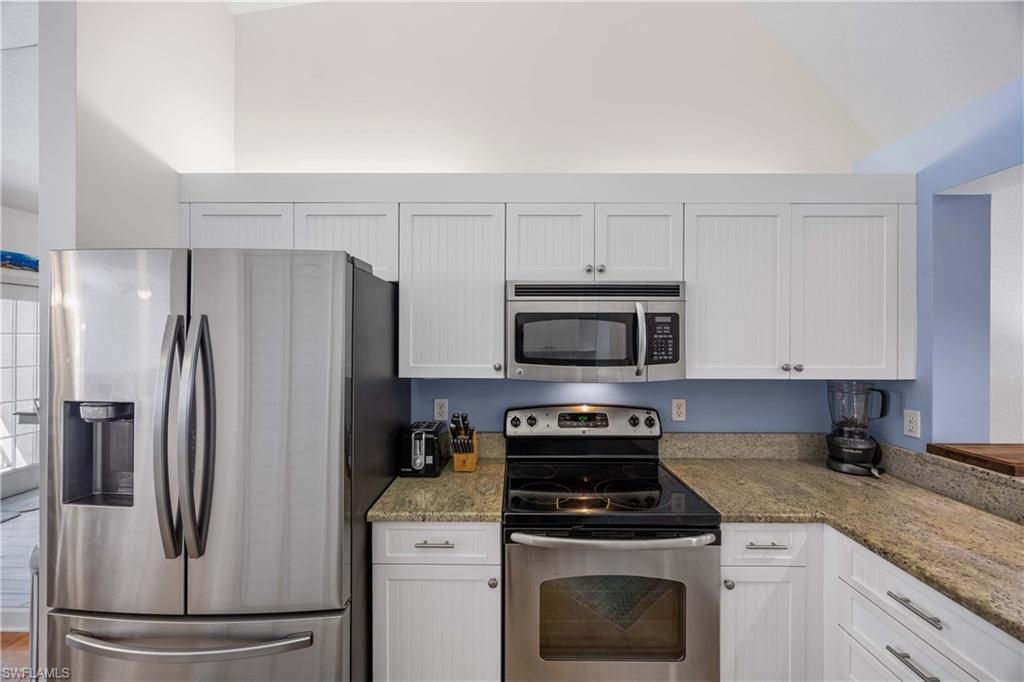 7050 Barrington Cir, Unit 202, Naples, FL 34108 Photo