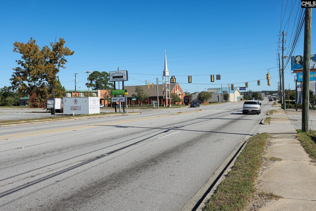 6832 Two Notch Road  Photo 25