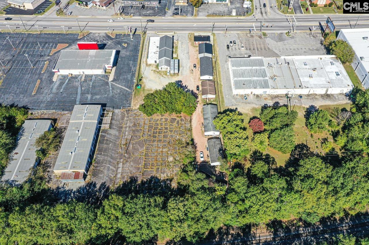 6832 Two Notch Road  Photo 4