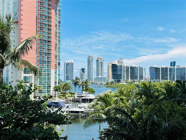 3340 NE 190th St, Unit 403, Aventura, FL 33180