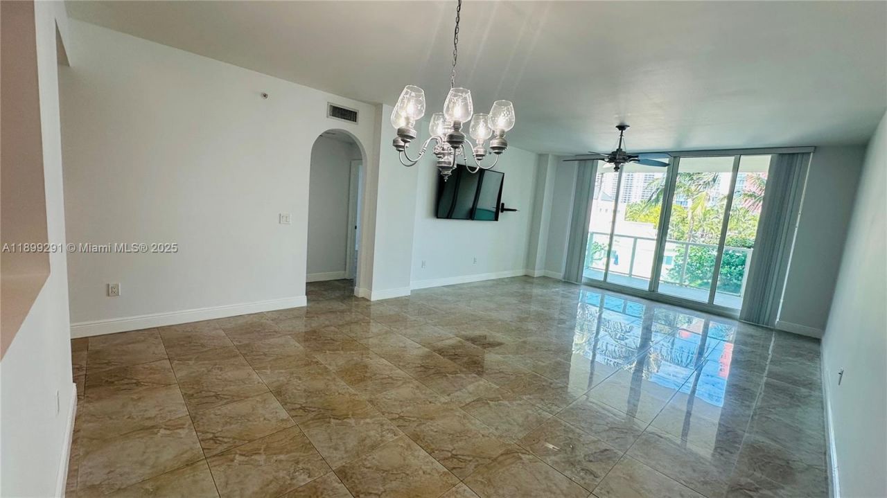 3340 NE 190th St, Unit 403, Aventura, FL 33180 Photo