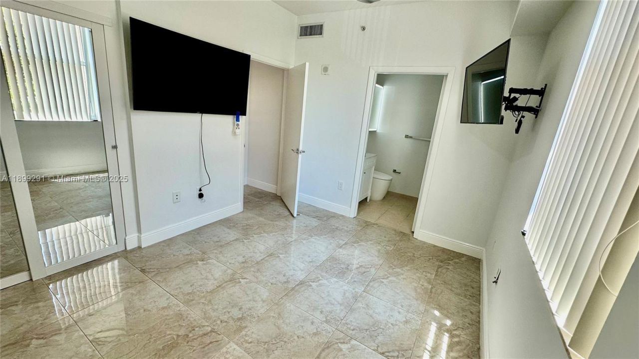 3340 NE 190th St, Unit 403, Aventura, FL 33180 Photo