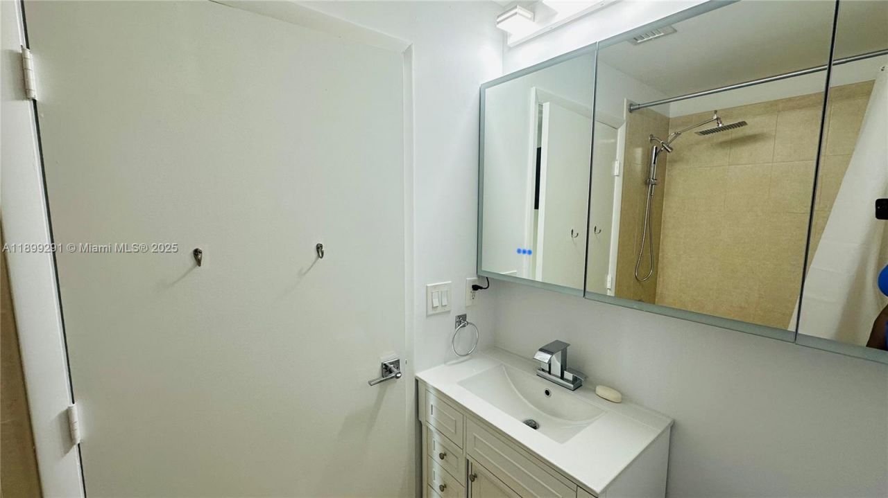 3340 NE 190th St, Unit 403, Aventura, FL 33180 Photo