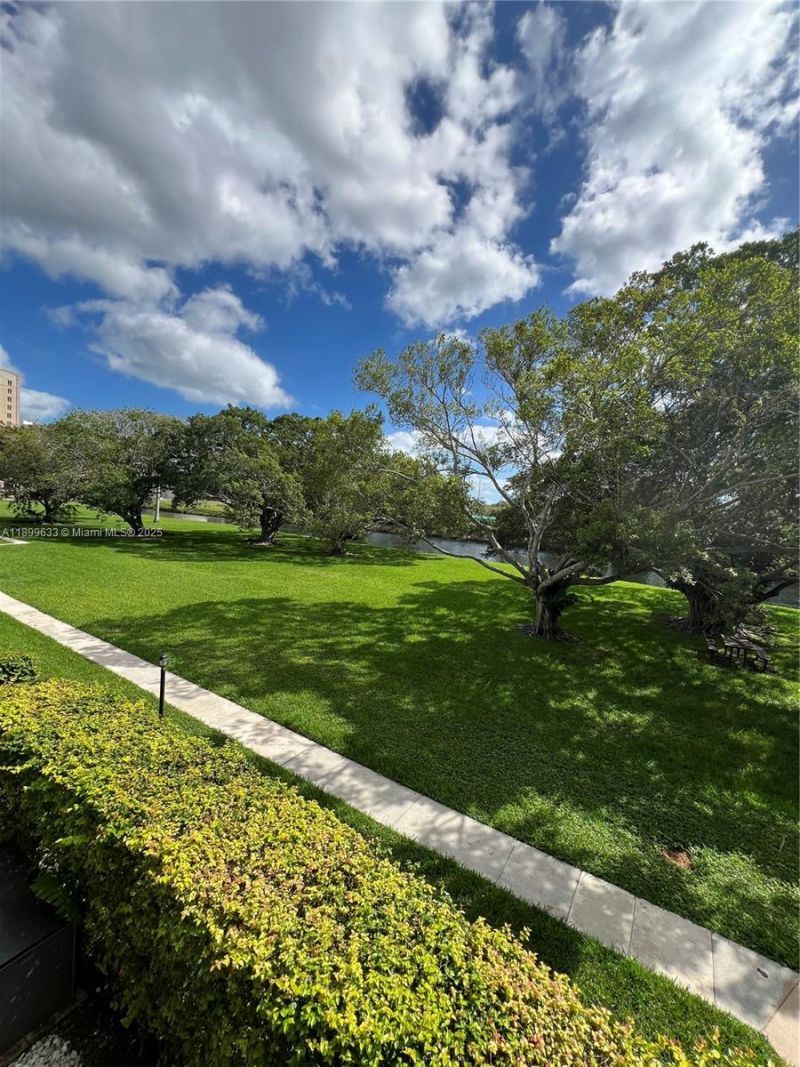 8335 SW 72nd Ave, Unit 212D, Miami, FL 33143 Photo