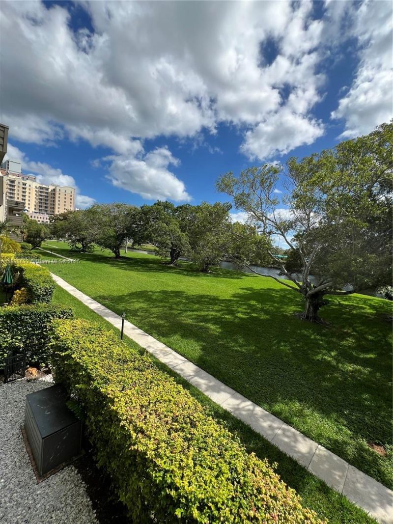 8335 SW 72nd Ave, Unit 212D, Miami, FL 33143 Photo