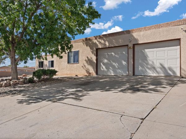 817 Oreja De Oro Drive SE, Rio Rancho, NM 87124