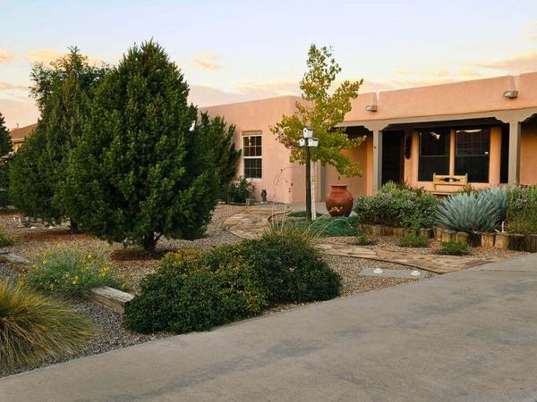 1425 Crestview Drive, Los Lunas, NM 87031