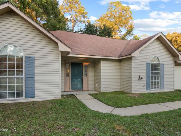 7020 Red Bud Lane, Ocean Springs, MS 39564