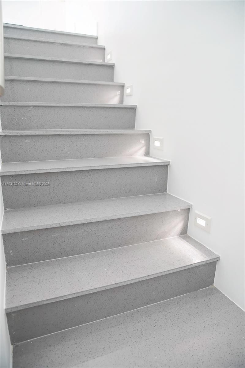 191 Fontaine Dr, Tavernier, FL 33070 Photo