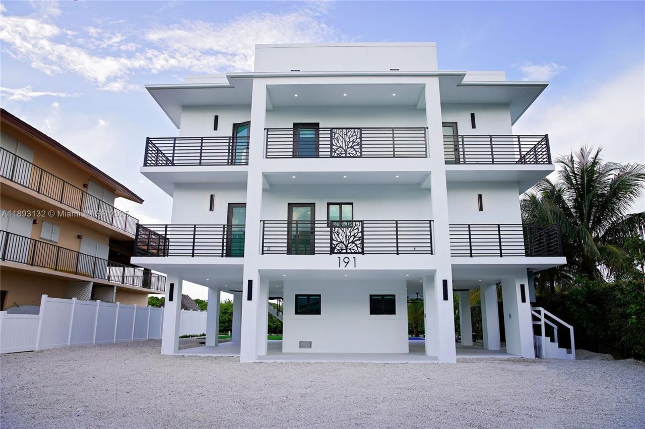 191 Fontaine Dr, Tavernier, FL 33070 Photo