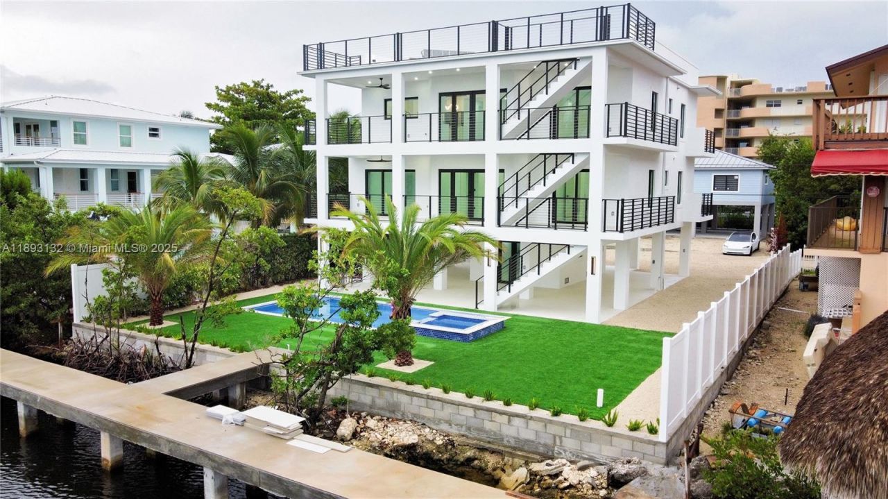 191 Fontaine Dr, Tavernier, FL 33070 Photo