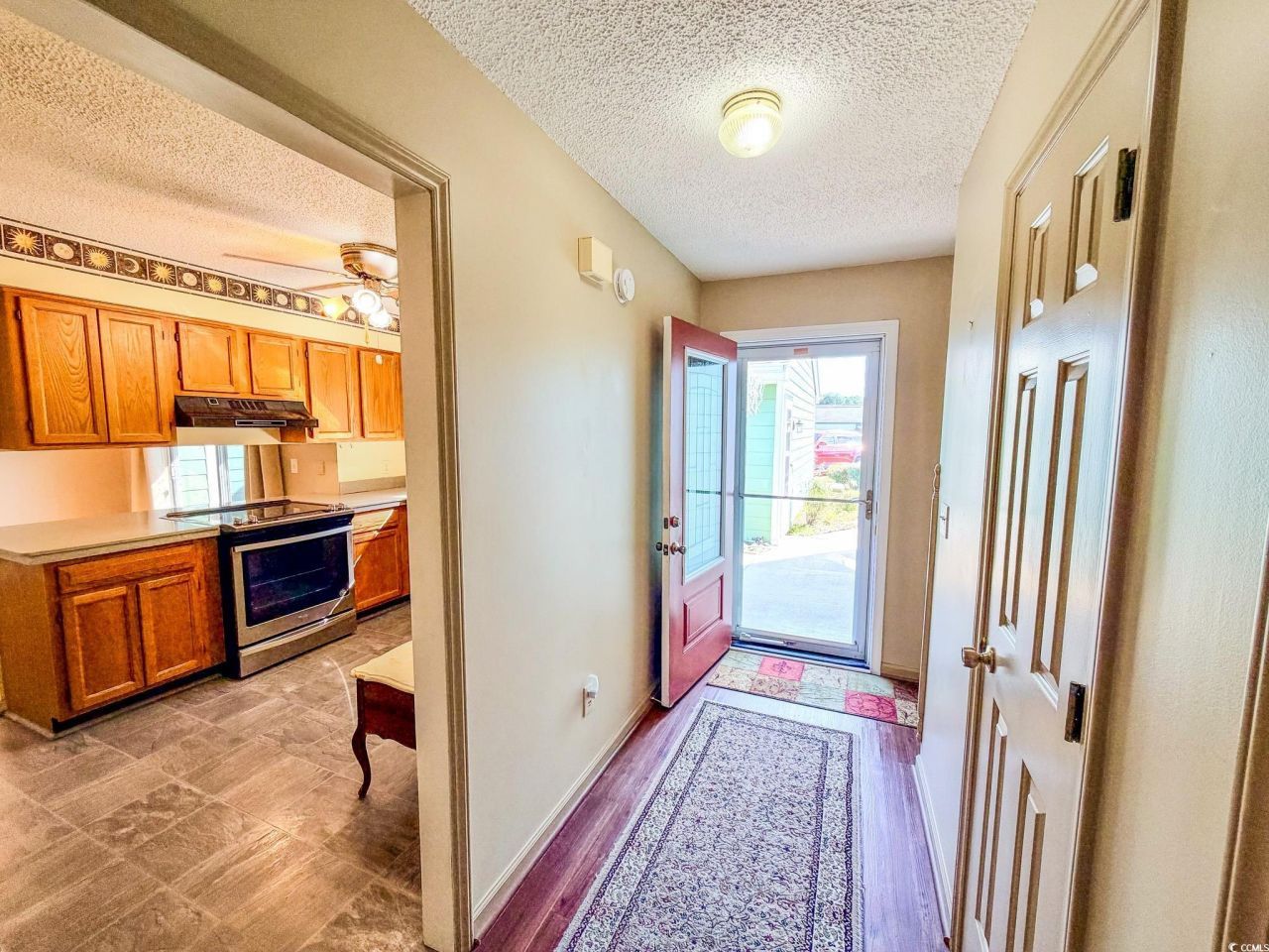 502 Gleneagles Dr. Photo 5