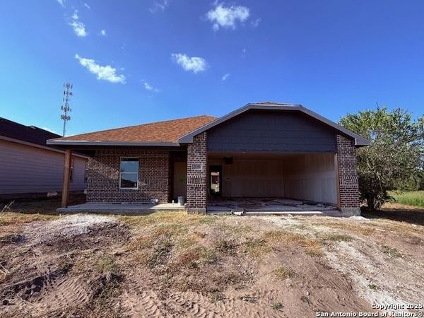 806 W Bates, Beeville, TX 78104