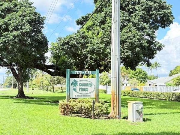 7175 Orange Dr, Unit 306H, Davie, FL 33314
